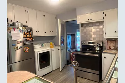 35 W Raymond Avenue, Roosevelt, NY 11575 - Photo 7