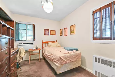 50-12 Utopia Parkway, Fresh Meadows, NY 11365 - Photo 13