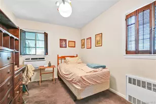 50-12 Utopia Pkwy, Fresh Meadows, NY 11365 - Photo 13