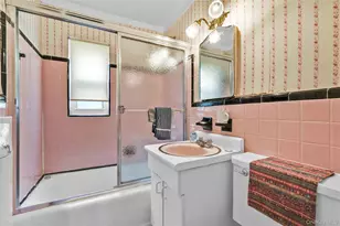 50-12 Utopia Pkwy, Fresh Meadows, NY 11365 - Photo 11