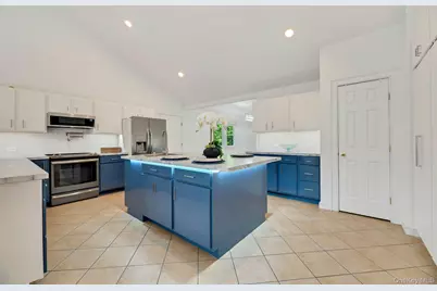 46 Sherwood Road, Hampton Bays, NY 11946 - Photo 9