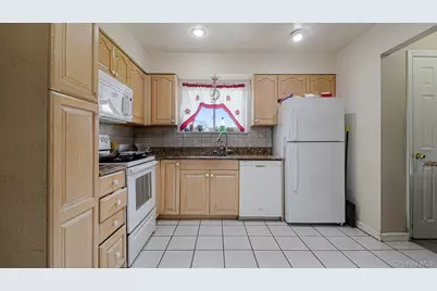 12 Garden Street, Bay Shore, NY 11706 - Photo 13