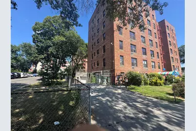 140-15 Holly Avenue #2M, Flushing, NY 11355 - Photo 1