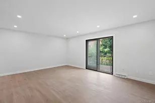 95 Windsor Gate Dr, New Hyde Park, NY 11040 - Photo 7