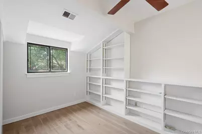 95 Windsor Gate Drive, New Hyde Park, NY 11040 - Photo 15