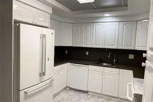 369 Hewlett Pkwy, Hewlett, NY 11557 - Photo 3