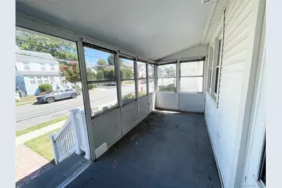 369 Hewlett Parkway, Hewlett, NY 11557 - Photo 21