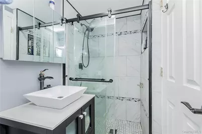 426 Calhoun Avenue, Bronx, NY 10465 - Photo 5