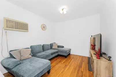 426 Calhoun Avenue, Bronx, NY 10465 - Photo 3