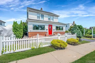 557 Newbridge Rd, East Meadow, NY 11554 - Photo 3