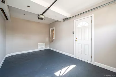 557 Newbridge Road, East Meadow, NY 11554 - Photo 29