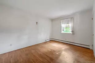 11 Easterly Rd, Hampton Bays, NY 11946 - Photo 13