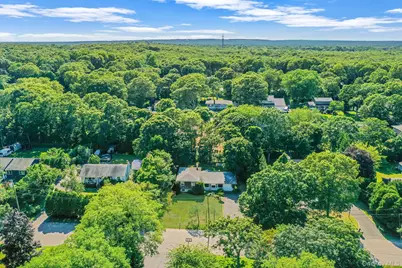 11 Easterly Road, Hampton Bays, NY 11946 - Photo 25