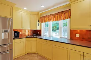 82 Thorn Hill Dr, Pleasant Valley, NY 12569 - Photo 21