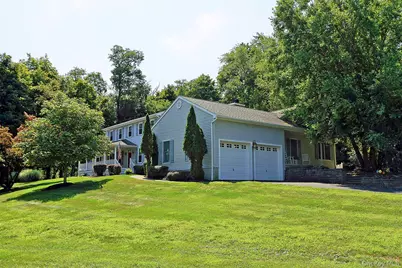 82 Thornhill Drive, Pleasant Valley, NY 12569 - Photo 5