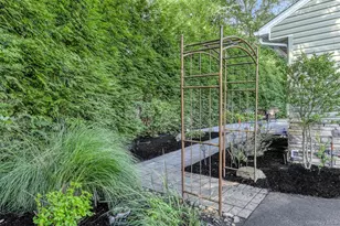 320 Blauvelt Rd, Pearl River, NY 10965 - Photo 17