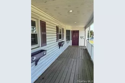 134 Veronica Lane, North Babylon, NY 11703 - Photo 5