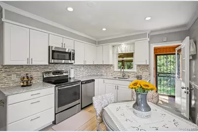 25 Montague Street, Yonkers, NY 10703 - Photo 5