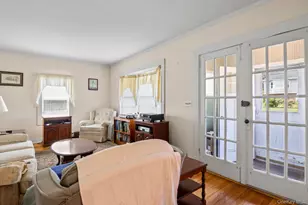 651 Sayville Ave, Sayville, NY 11782 - Photo 3