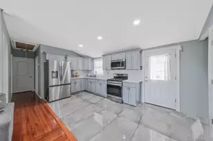 1010 Motor Pkwy, Central Islip, NY 11722 - Photo 11