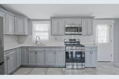 1010 Motor Parkway, Central Islip, NY 11722 - Photo 13