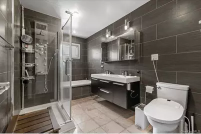 844 Flanders Drive, Valley Stream, NY 11581 - Photo 15