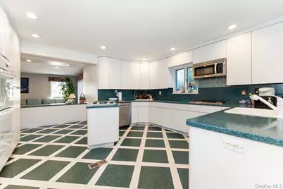 924 Northfield Road, Woodmere, NY 11598 - Photo 5