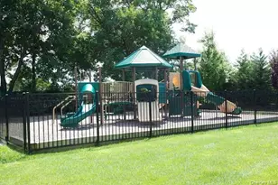 205 Centre Ct, Medford, NY 11763 - Photo 3