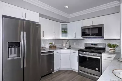 115 Westwood Drive #138, Westbury, NY 11590 - Photo 5