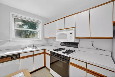 12 Wildwood Road #B20, Hartsdale, NY 10530 - Photo 13