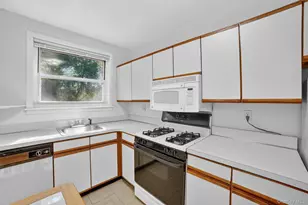 12 Wildwood Rd, Hartsdale, NY 10530 - Photo 13