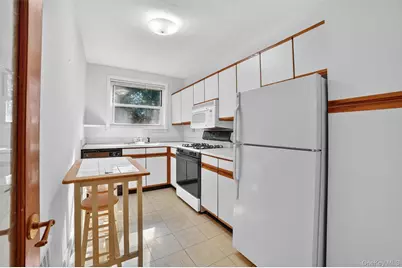 12 Wildwood Road #B20, Hartsdale, NY 10530 - Photo 11