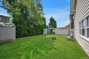 5-05 Hicksville Rd, Far Rockaway, NY 11691 - Photo 21