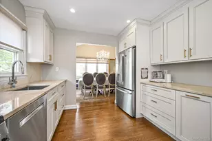 5-05 Hicksville Rd, Far Rockaway, NY 11691 - Photo 13