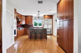 2 Harbor Ln, New Rochelle, NY 10805 - Photo 9