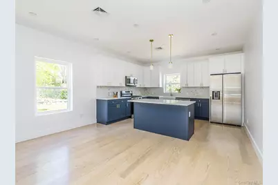 6 Lee Gray Court #2, Glen Cove, NY 11542 - Photo 9