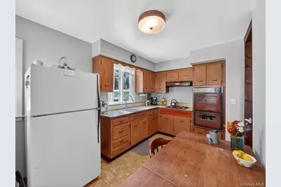 21 Hearthston Lane, Monsey, NY 10952 - Photo 7