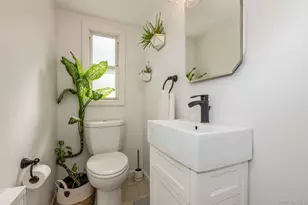 375 W Windsor Pkwy, Oceanside, NY 11572 - Photo 25