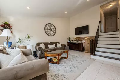 375 W Windsor Parkway, Oceanside, NY 11572 - Photo 7