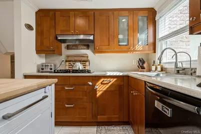 375 W Windsor Parkway, Oceanside, NY 11572 - Photo 13