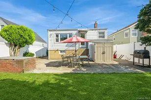 375 W Windsor Pkwy, Oceanside, NY 11572 - Photo 31