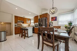 375 W Windsor Pkwy, Oceanside, NY 11572 - Photo 11