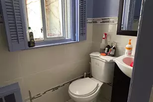 863 E 221st St, Bronx, NY 10467 - Photo 19