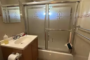 863 E 221st St, Bronx, NY 10467 - Photo 15