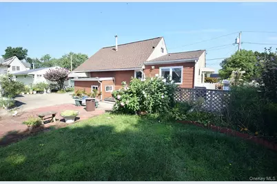 14 E Walnut Street, Central Islip, NY 11722 - Photo 15