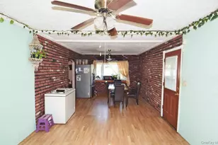 14 E Walnut St, Central Islip, NY 11722 - Photo 9