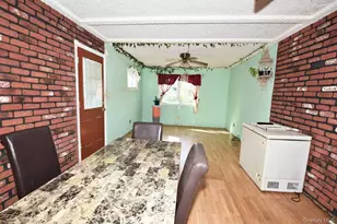 14 E Walnut St, Central Islip, NY 11722 - Photo 7