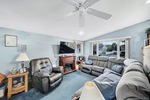 64 Montgomery Ave, West Babylon, NY 11704 - Photo 5