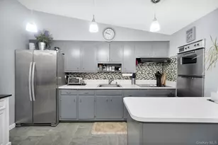 64 Montgomery Ave, West Babylon, NY 11704 - Photo 9