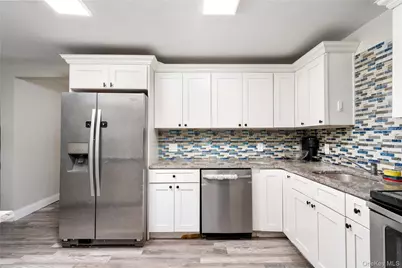 10 Sunnyside Drive, Sound Beach, NY 11789 - Photo 3